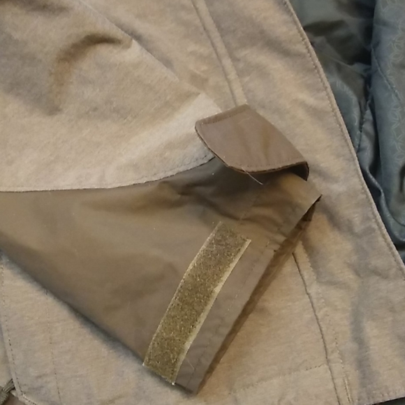 Columbia Waterproof Jacket - women's small - Picture 7 of 7